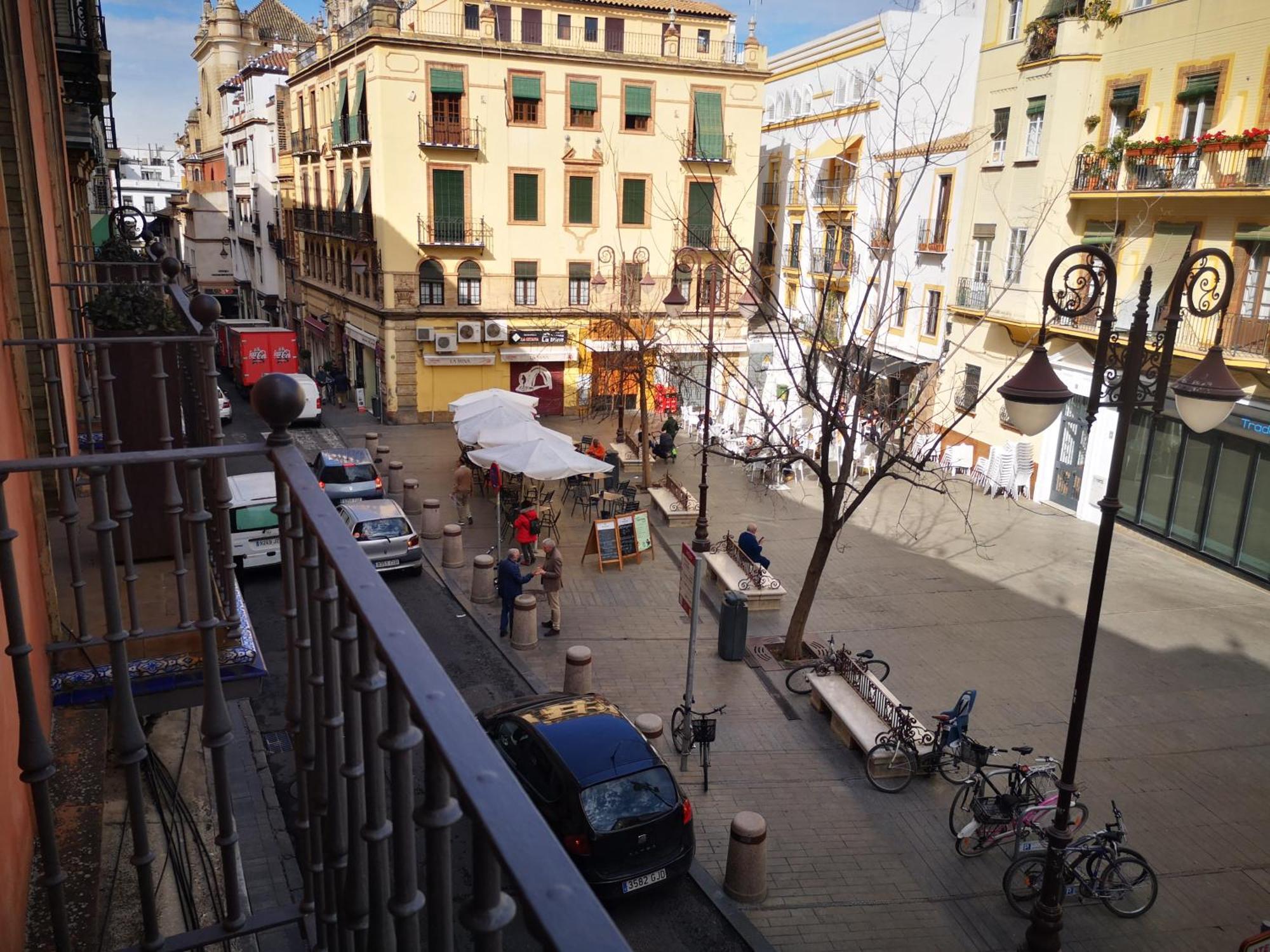 Charming Bright Apartment With Balconies On Cuesta Del Rosario Sevilla Exteriér fotografie